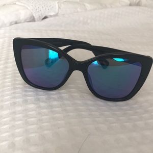 Ruby X Diff.. only worn once. Polarized